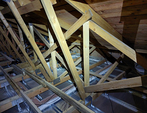 Zateplení novostavby typu bungalov pomocí foukané izolace